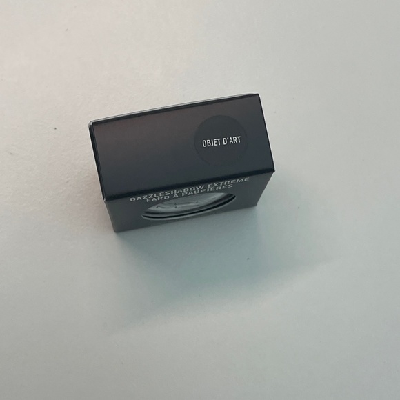 NEW MAC Dazzleshadow Extreme Refill in Objet D'art eyeshadow FULL SIZE 1.5g - Picture 4 of 5